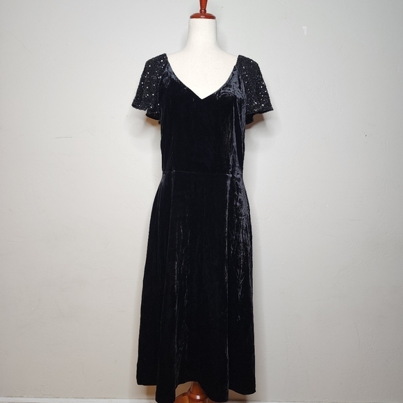 NWT Talbots Sequin Sleeve Black Velvet Fit n Flare Dress Size 6 - Picture 3 of 16